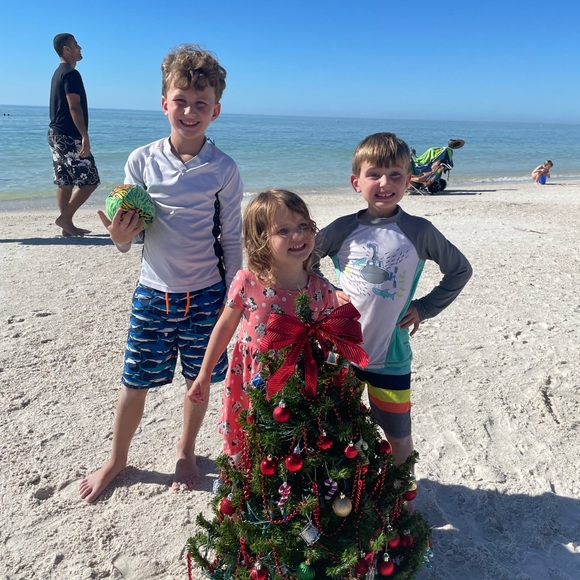 Three Girls Combined Closet! - Picture 12 of 13